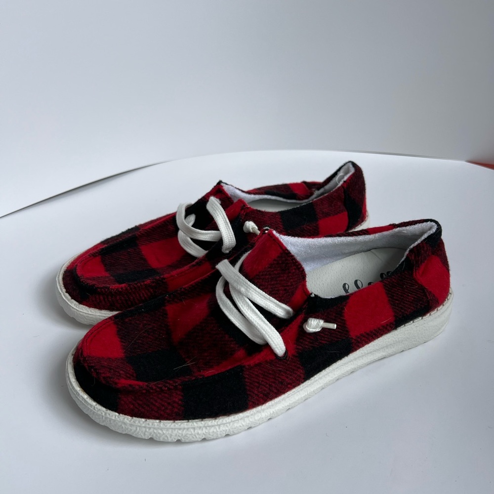 Buffalo plaid women’s 9 casual shoes